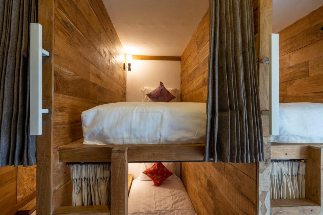 Good Cheer Hostel Нуса Лембонган Екстериор снимка